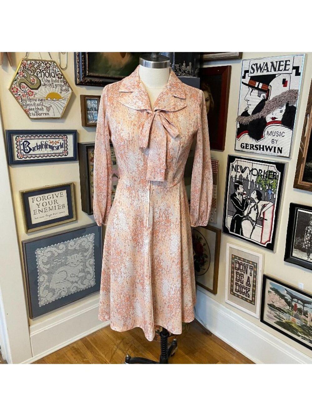 70s Vintage Peachy Floral Long Sleeve Bow-Tie Collar Fit & Flare Dress XL